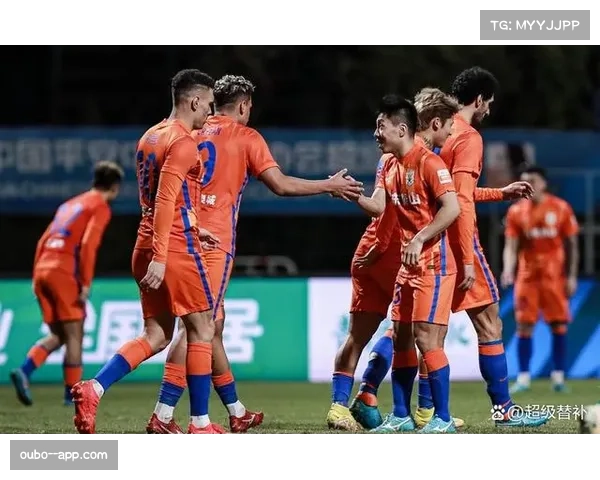 教练团队战术部署受关注，临场调整能力显差距